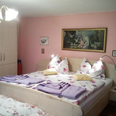 Weinbau-Gaestezimmer Martin Und Eva Maria Jamek Вайсенкирхен-ин-дер-Вахау Экстерьер фото
