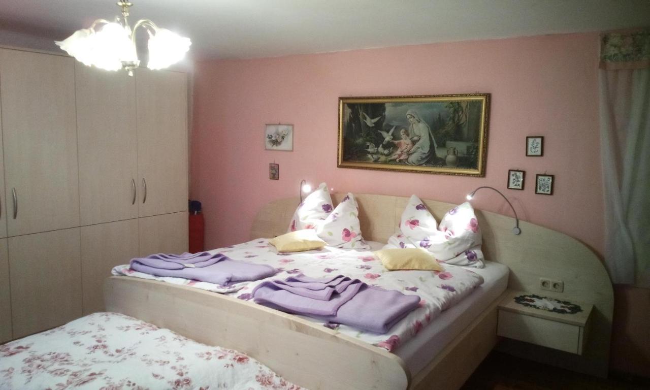 Weinbau-Gaestezimmer Martin Und Eva Maria Jamek Вайсенкирхен-ин-дер-Вахау Экстерьер фото