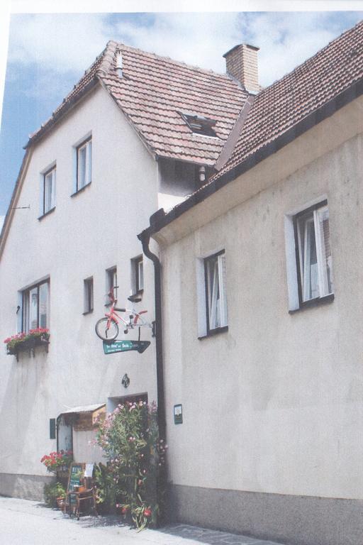 Weinbau-Gaestezimmer Martin Und Eva Maria Jamek Вайсенкирхен-ин-дер-Вахау Экстерьер фото